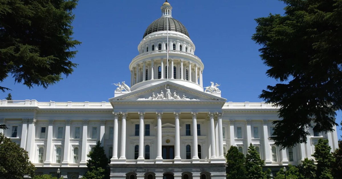 Kalifornia betiltaná az AI-alapú érzelmi megfigyelést a munkahelyen