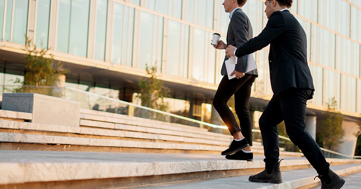 Csökkent a brit munkanélküliség, de a bérnövekedés megtorpant