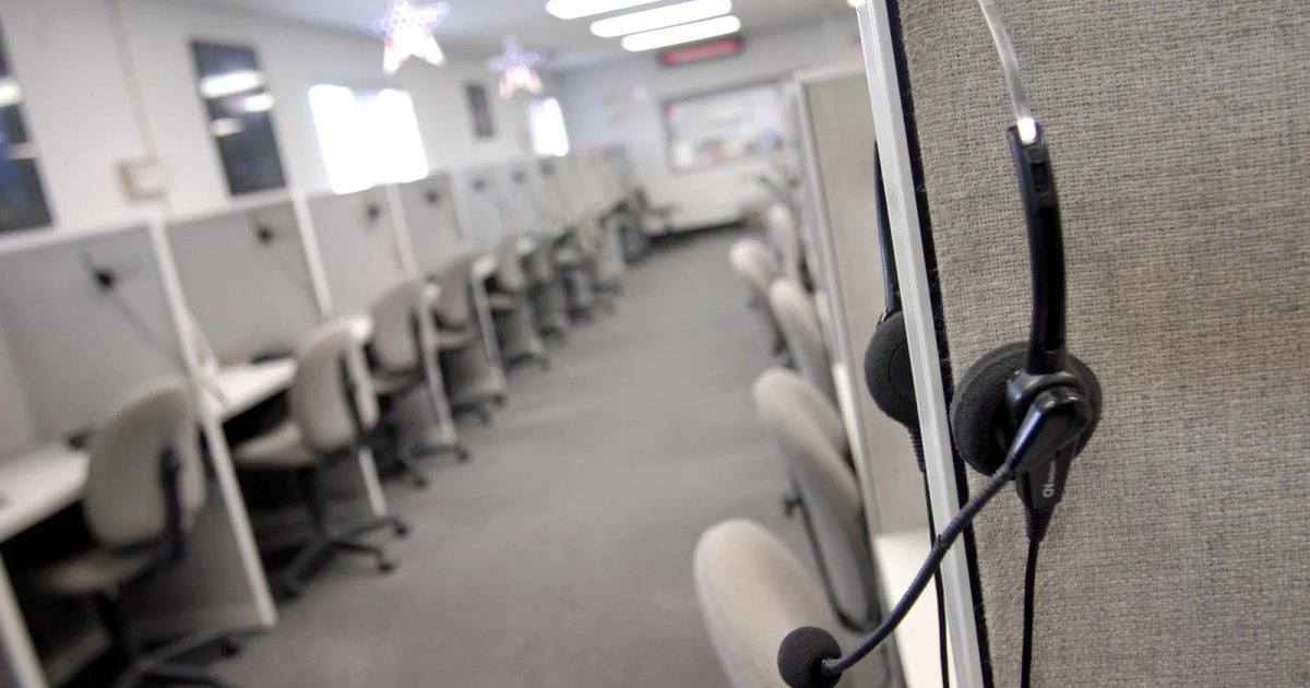 Az ügyfélszolgálatosok mennek – de nem az AI-tól félnek