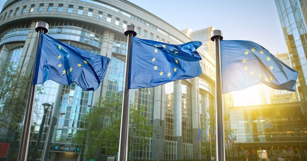 Az EU AI-törvény globálisan írja át a toborzás szabályait