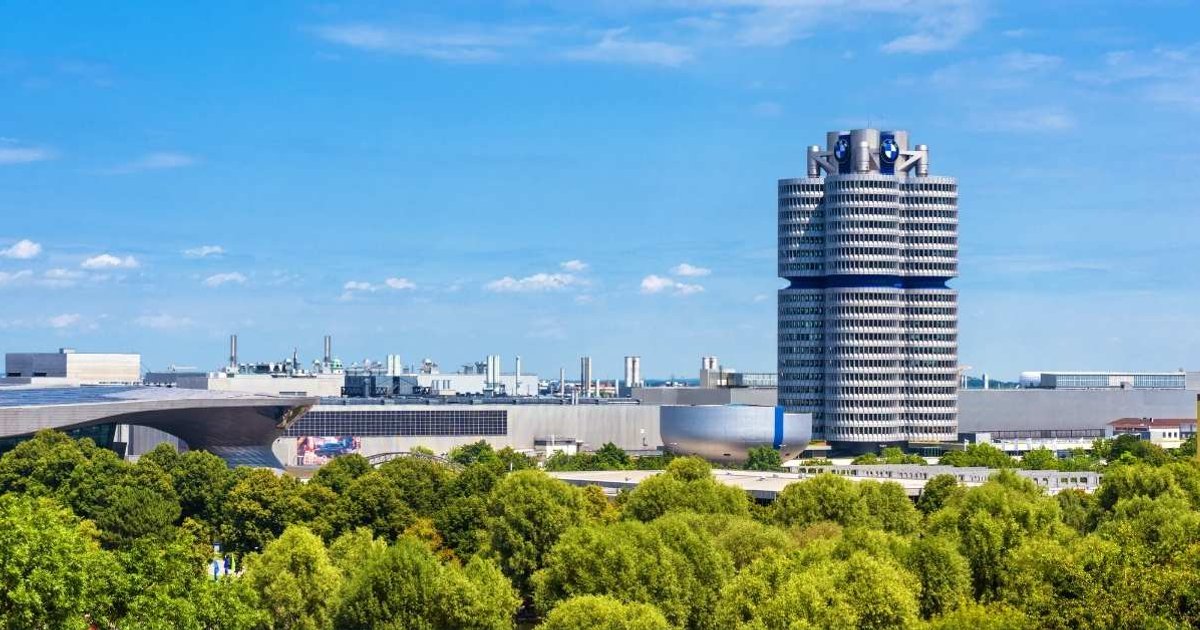 BMW: 8000 munkahely szűnik meg, főleg Németországban