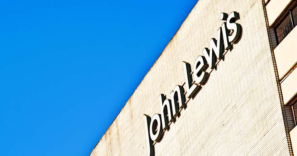 John Lewis visszahívja az irodába a home office-ozókat
