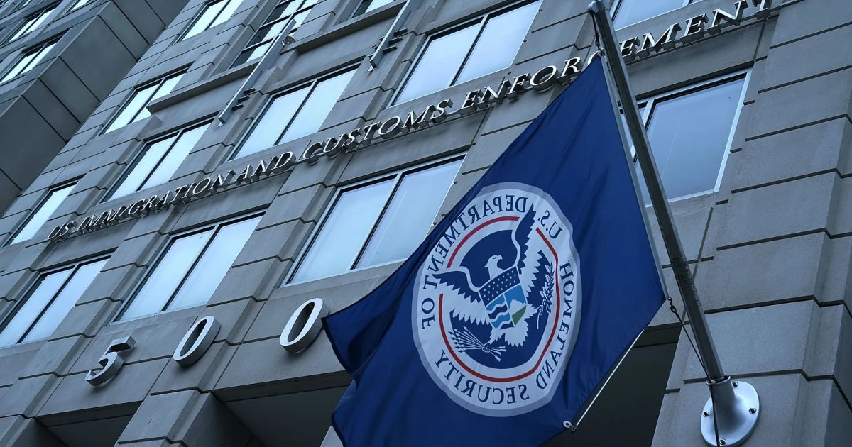 Faji elfogultság vádja egy ICE-alkalmazott felvételi ügyében