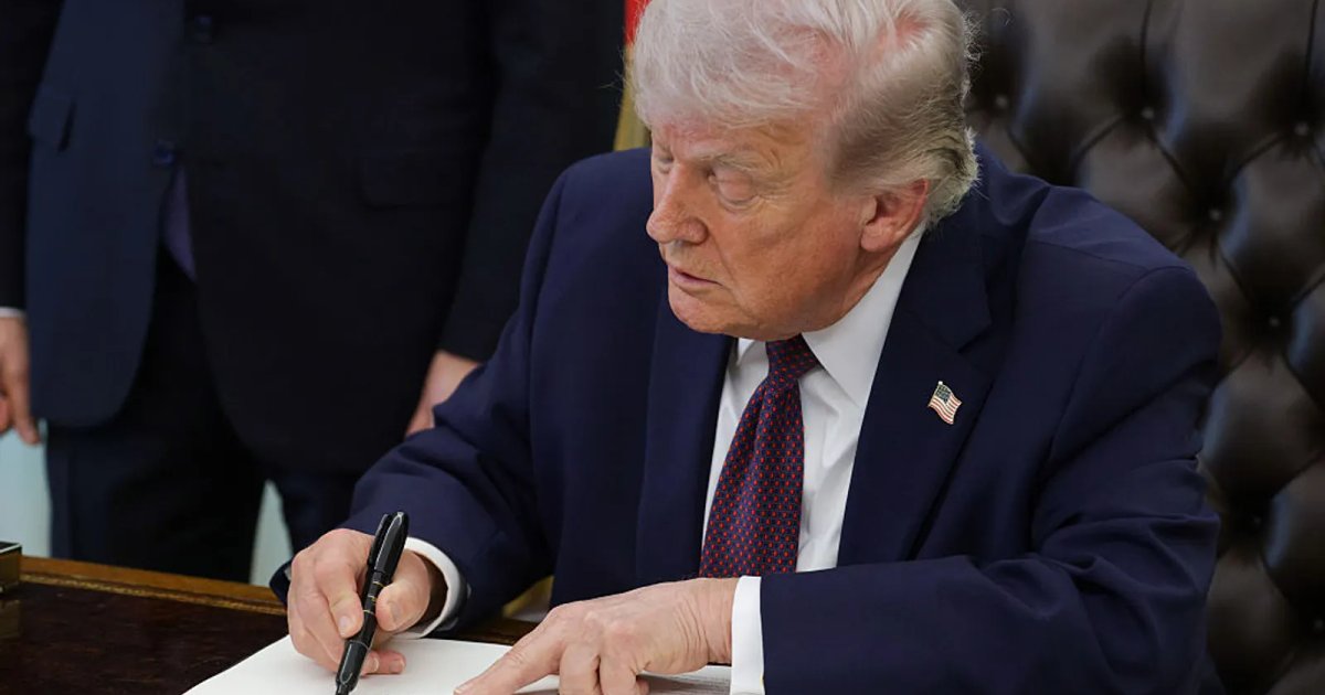 20 állam beperelte Trump DEI-rendelkezését