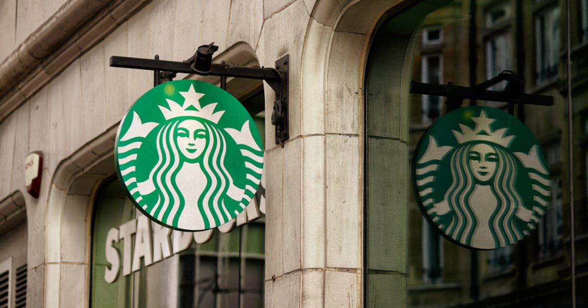 Starbucks nyert: a bíróság elutasította a szakszervezeti dresscode-igényt