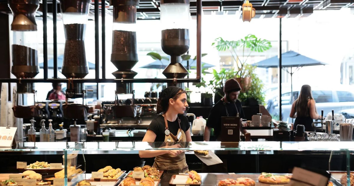 A Starbucks negyedéves bónusszal jutalmazza legjobb dolgozóit