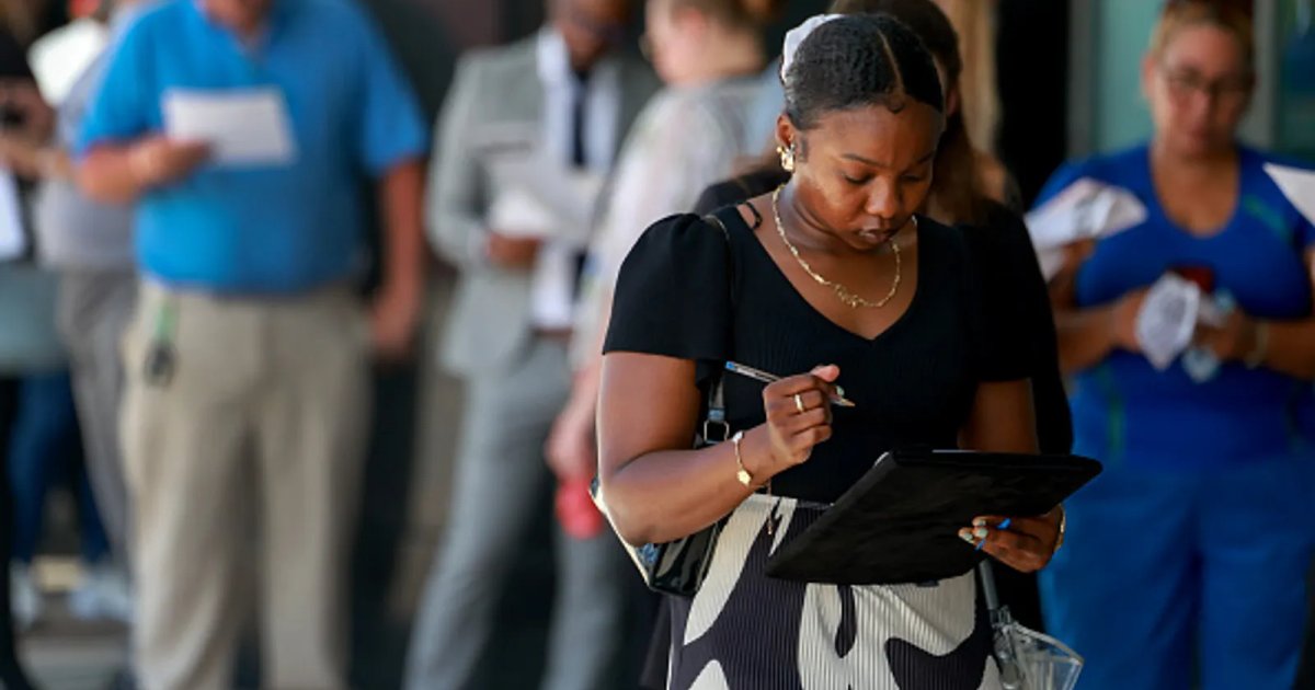 Átláthatatlan toborzás: a jelöltek vakon lövöldöznek állásokra