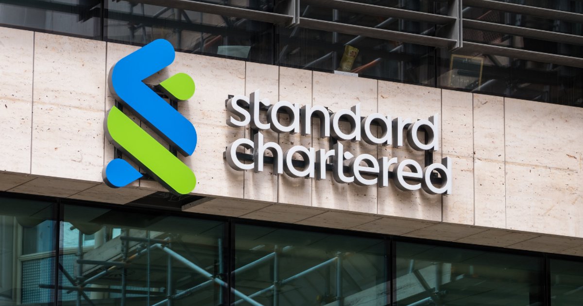 A Standard Chartered 8000 állást szüntet meg az AI miatt