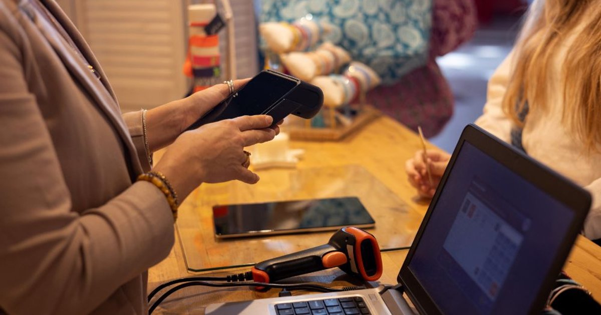 Beleszámít-e a jutalék a minimálbérbe? Egy kanadai ítélet tanulságai