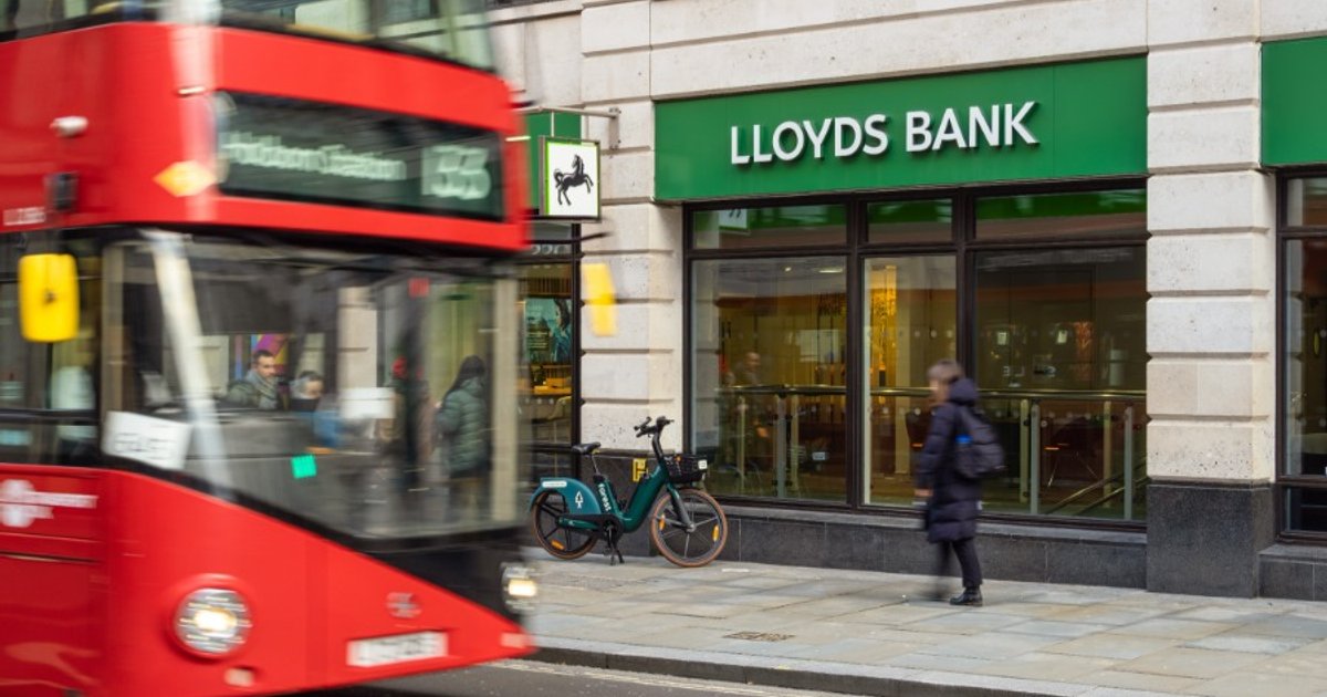 Lloyds Banking Group: 100 millió font a jövő készségeire