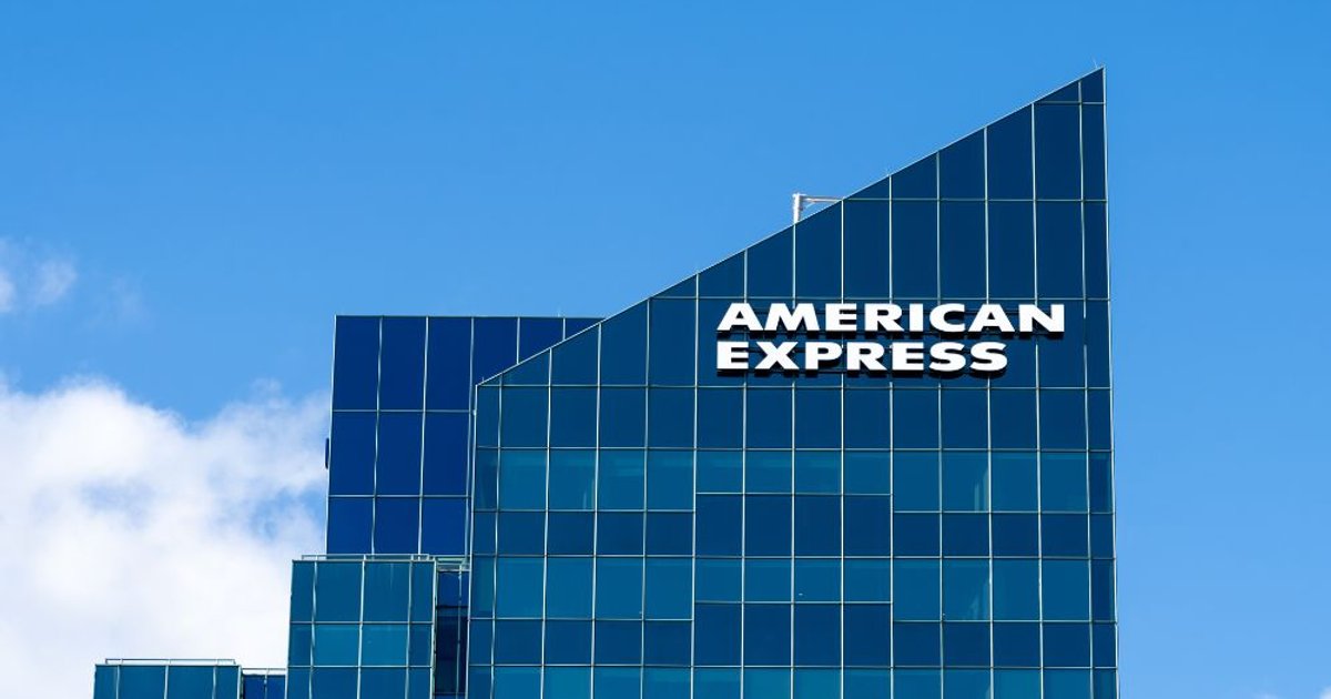 Az American Express az AI miatt bocsát el – és lapítja a hierarchiát
