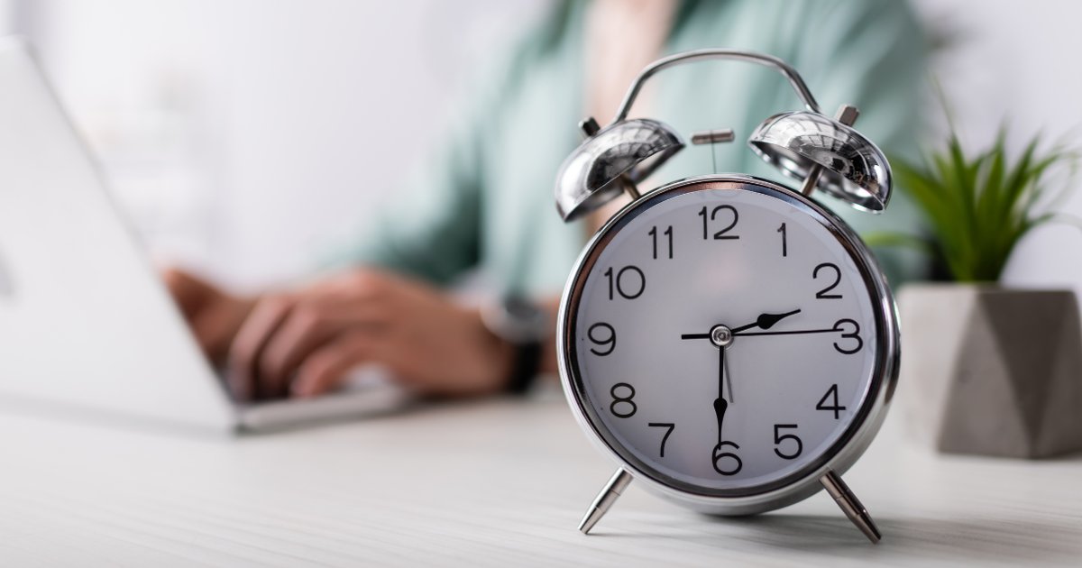 Vége a napi 8 órának? – De csak a kollektív szerződéseseknél